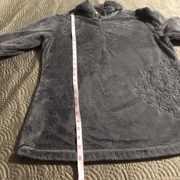 Ascend half zip pull over with embroidery on left side and top of the back - Picture 9 of 13